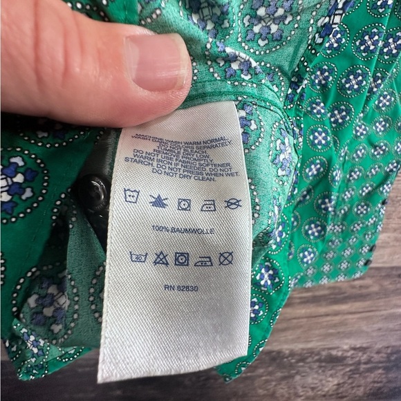 Lands' End Green Patterned Women's Button Down Shirt - Picture 6 of 6